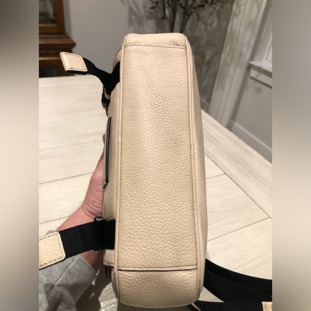 Coach X Jean Michel Basquiat Track Crossbody Pebble Leather C5425 Cream Black - Picture 7 of 16